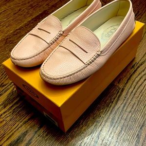 Tod’s size 38 color coral